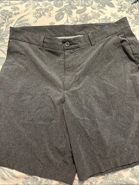 Vineyard Vines Men's Charcoal Flat-Front Performance Shorts